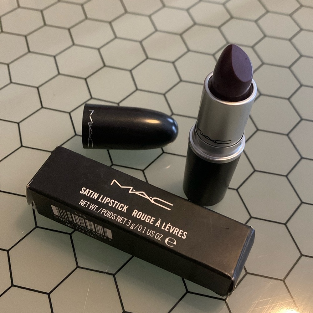 MAC Lipstick Sayin Epic
